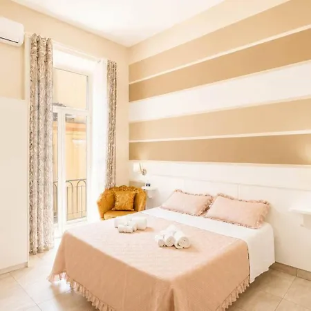 Bamba Luxury Suites Napoli Central Station-3